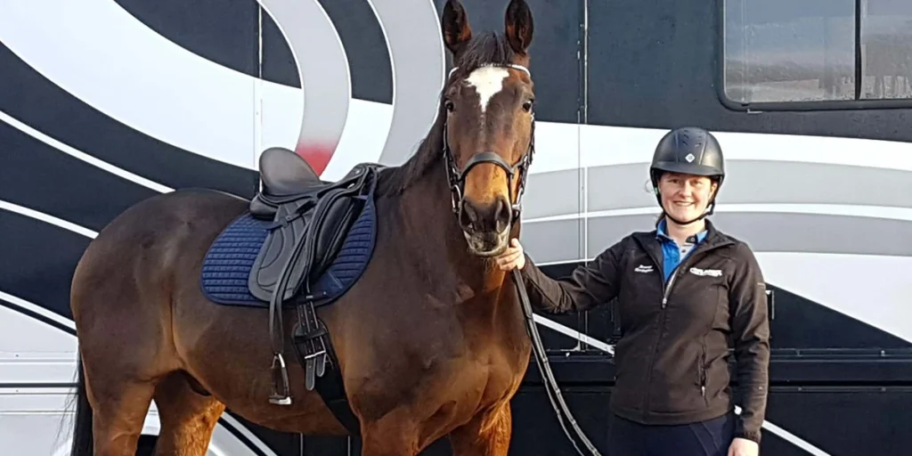 DIY Rope Reins With Knots For Grip